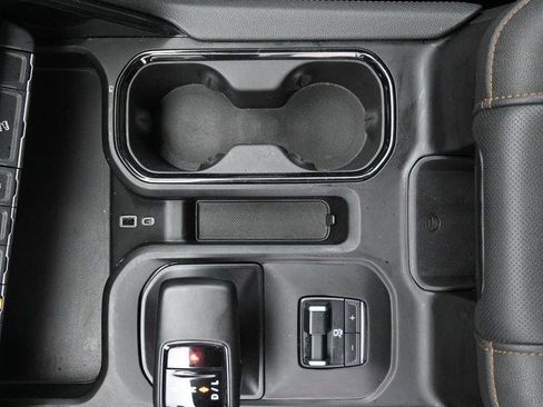 Used 2022 GMC Sierra 1500 AT4 w/ AT4 Preferred Package image 32