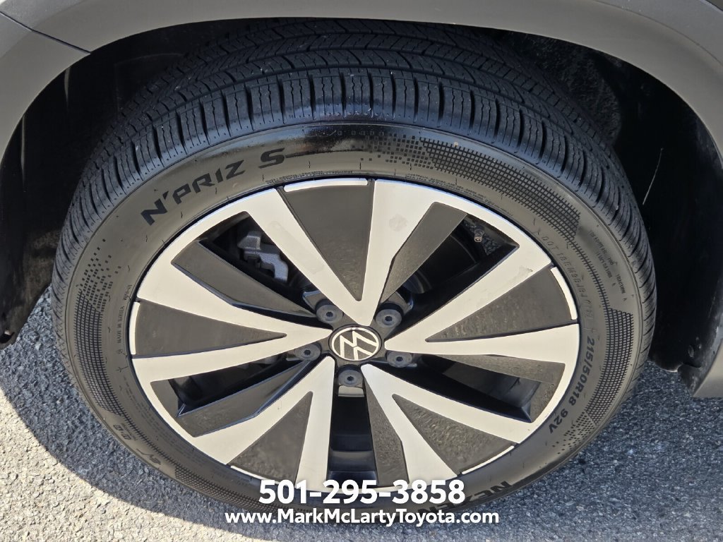 Used 2024 Volkswagen Taos SE FWD image 16