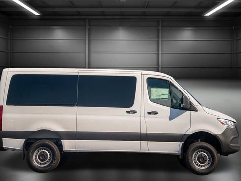 Used 2025 Mercedes-Benz Sprinter 144 Cargo image 5