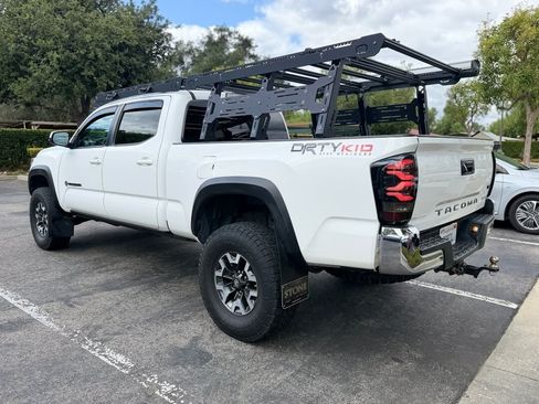 Used 2017 Toyota Tacoma TRD Off-Road w/ Tow Package AWD/4WD image 3