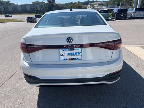 New 2026 Volkswagen Jetta SE FWD image 4