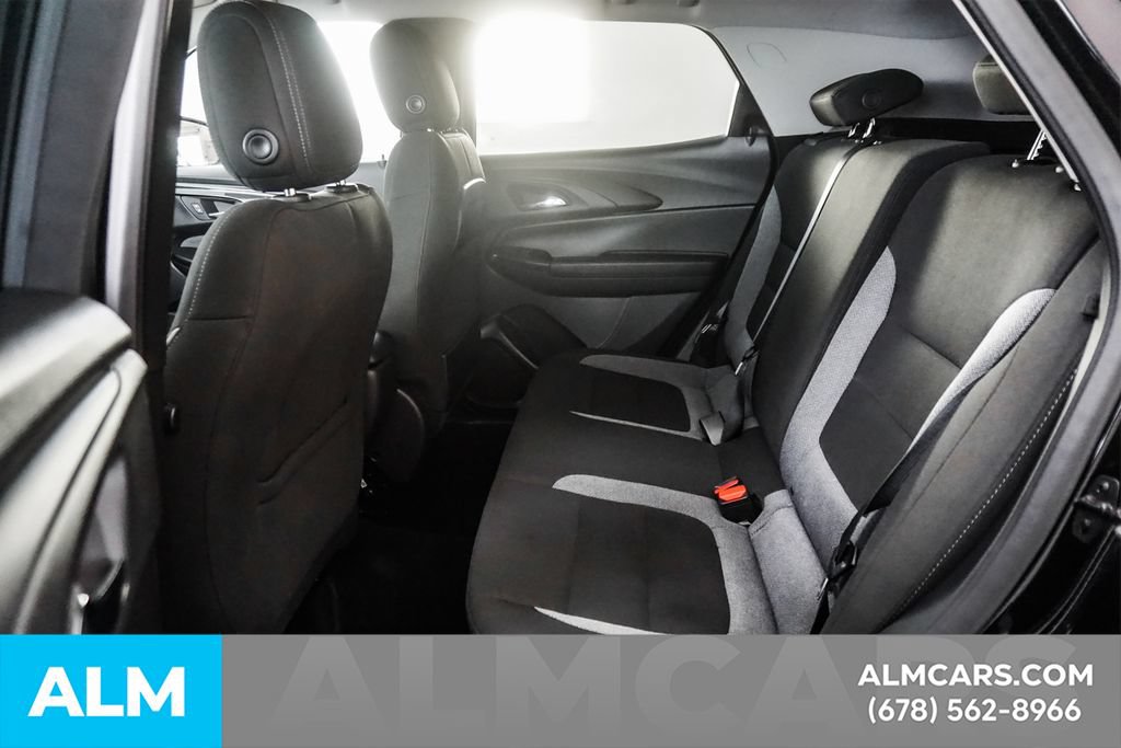 Used 2025 Chevrolet TrailBlazer LT AWD/4WD image 16