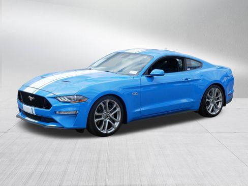 Used 2022 Ford Mustang GT Premium RWD image 3