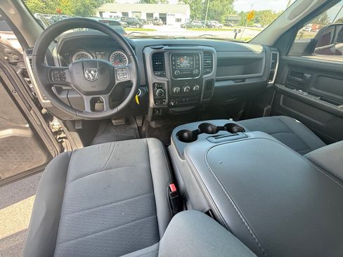 Used 2017 RAM 1500 Express AWD/4WD image 11