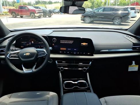 New 2026 Chevrolet Traverse LT w/ LPO, Floor Liner Package FWD image 9