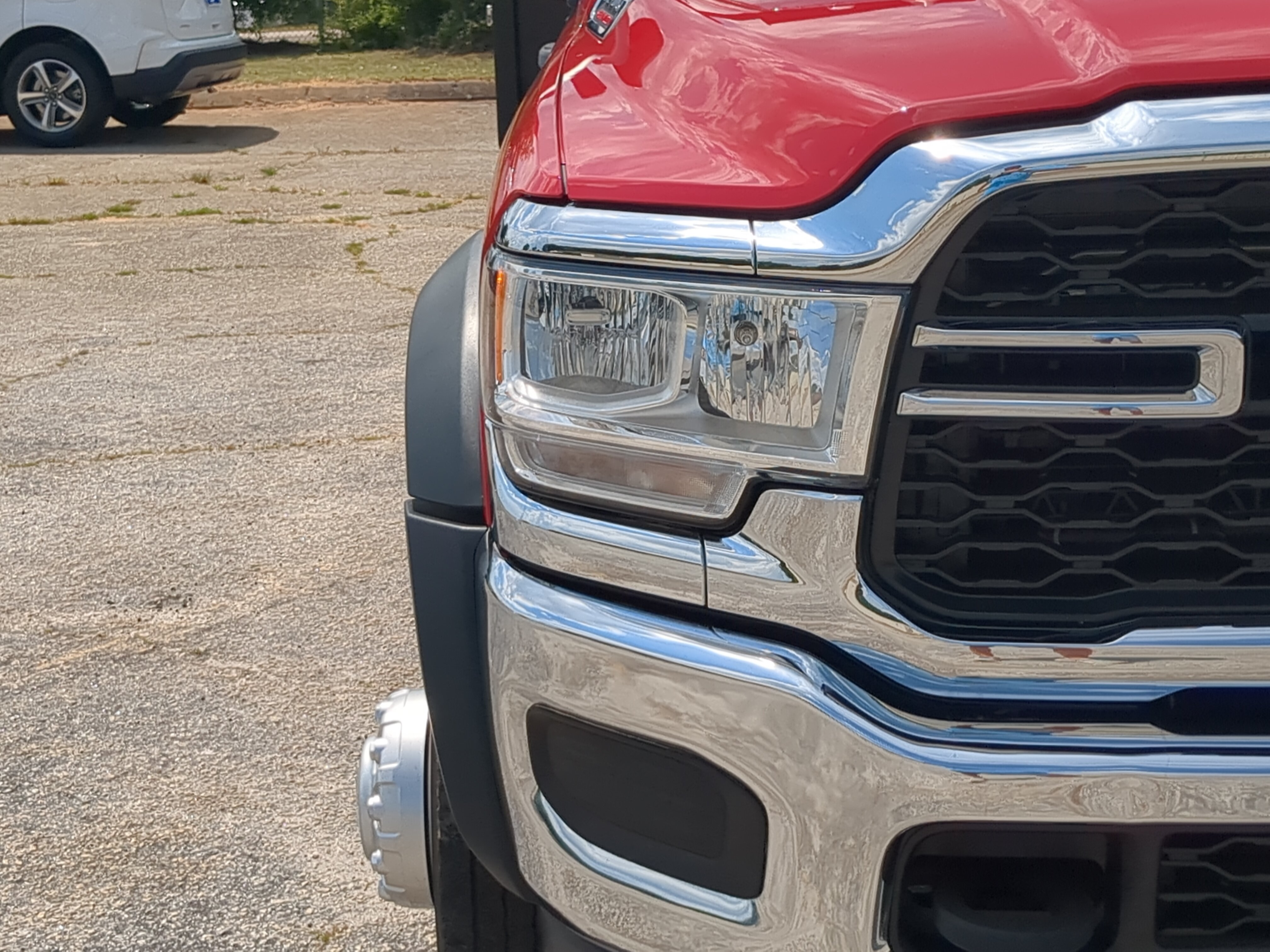 Used 2022 RAM 5500 Tradesman w/ Chrome Appearance Group RWD image 8