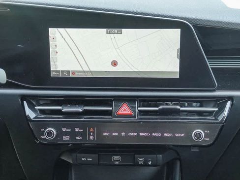 Certified 2023 Kia Niro EX image 12