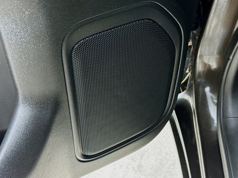 Used 2022 Chevrolet Silverado 1500 LT image 21