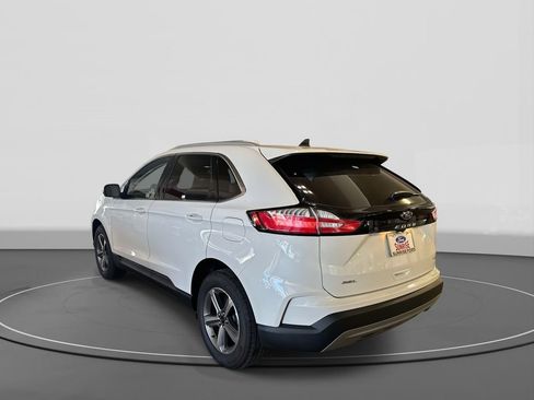 Used 2024 Ford Edge SEL w/ Convenience Package image 7