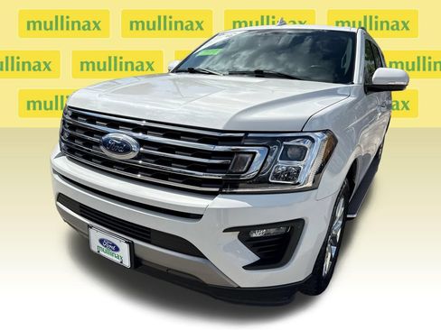 Used 2020 Ford Expedition Max XLT w/ Equipment Group 202A RWD image 11