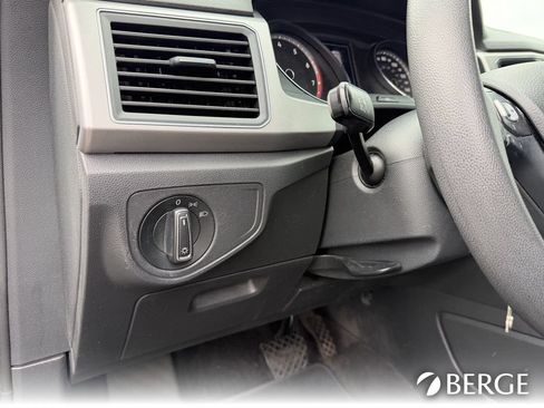 Used 2018 Volkswagen Atlas S FWD image 25