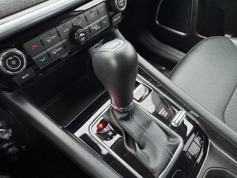 Used 2022 Jeep Compass Latitude w/ Convenience Group image 9