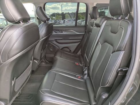 Used 2024 Jeep Grand Cherokee Limited AWD/4WD image 14