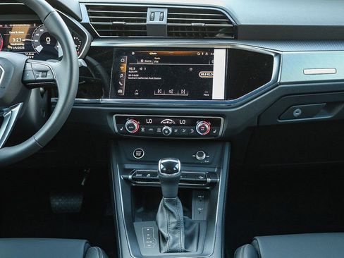 New 2025 Audi Q3 2.0T Premium image 11