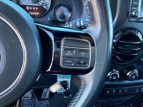 Used 2017 Jeep Wrangler Unlimited Sahara image 26