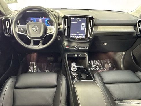 Used 2024 Volvo XC40 B5 Plus w/ Protection Package Premier AWD/4WD image 24