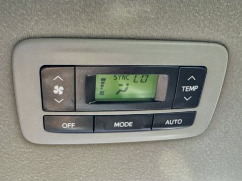 Used 2011 Toyota Sienna XLE FWD image 26