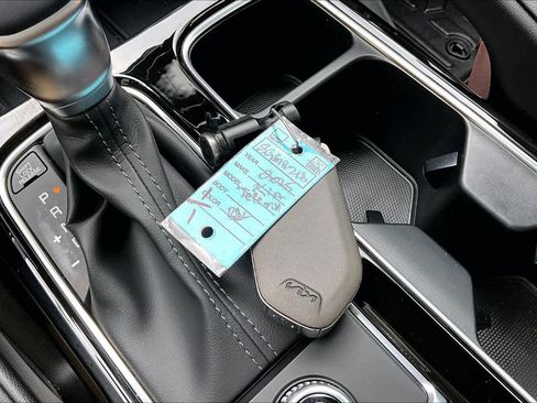Used 2025 Kia Telluride SX w/ SX Captain's Chair Package FWD image 26
