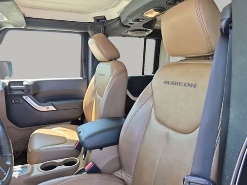 Used 2013 Jeep Wrangler Unlimited Rubicon w/ Connectivity Group image 29