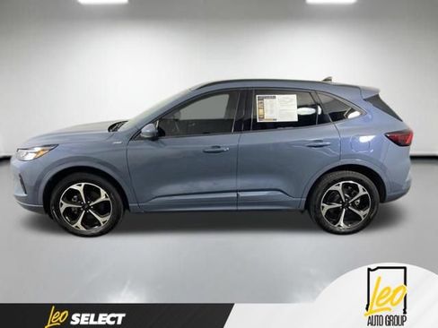 Used 2024 Ford Escape ST-Line Select w/ Tech Pack #2 AWD/4WD image 2
