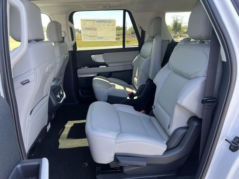 New 2025 Ford Expedition Max Active image 12