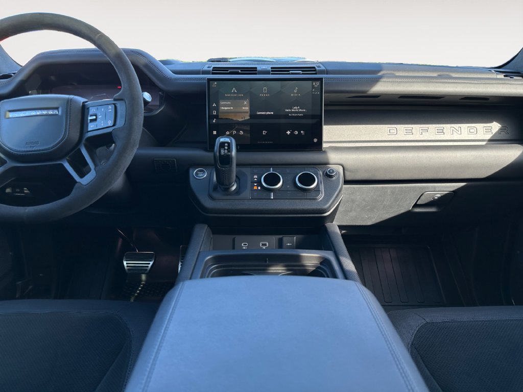 Used 2023 Land Rover Defender 110 V8 AWD/4WD image 12