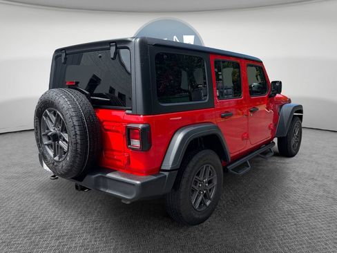 Used 2024 Jeep Wrangler Unlimited Sport AWD/4WD image 3