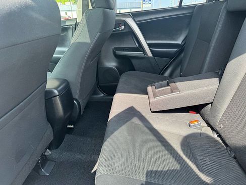 Used 2018 Toyota RAV4 XLE AWD/4WD image 10