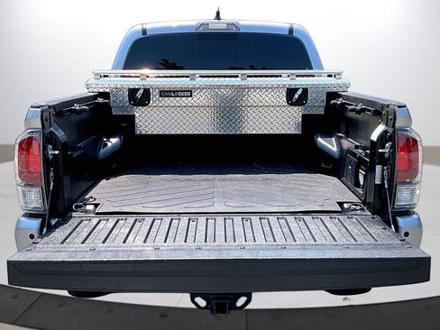 Used 2021 Toyota Tacoma Limited AWD/4WD image 24
