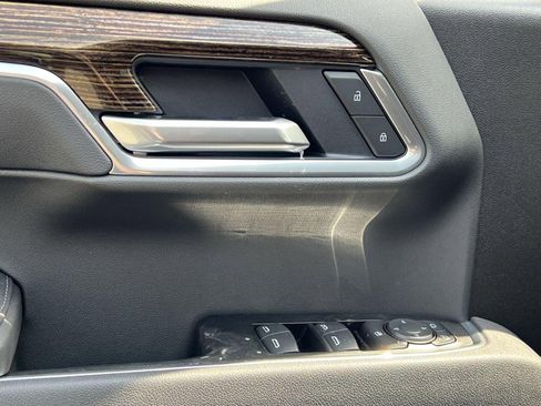 New 2025 GMC Sierra 1500 Elevation image 10