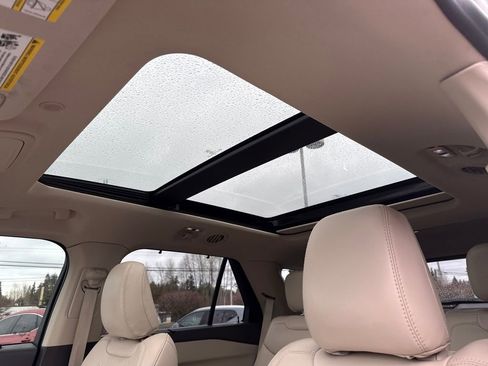 Used 2021 Ford Explorer Platinum w/ Equipment Group 601A image 23