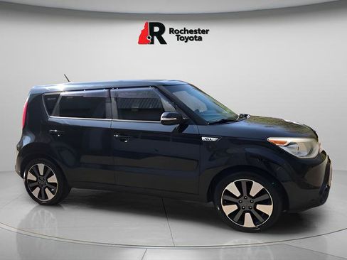 Used 2014 Kia Soul ! FWD image 1