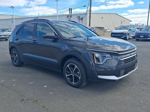 New 2026 Kia Niro LX image 2