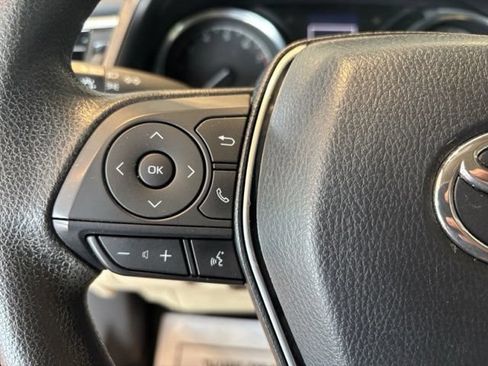 Used 2018 Toyota Camry LE FWD image 13