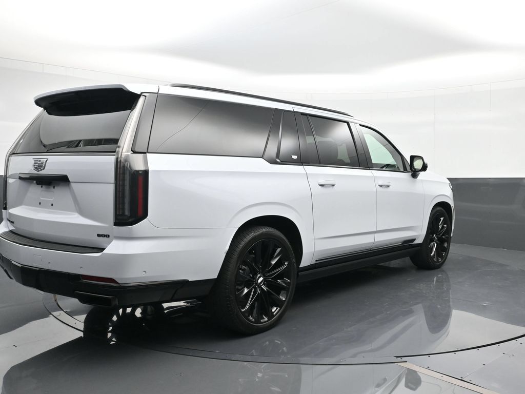 Certified 2026 Cadillac Escalade ESV Platinum Sport w/ LPO, ONYX Package AWD/4WD image 14