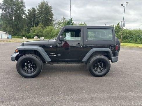 Used 2018 Jeep Wrangler Sport AWD/4WD image 8
