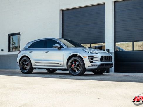 Used 2015 Porsche Macan Turbo image 54