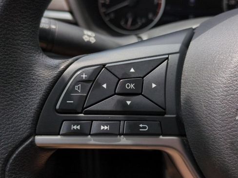 Used 2024 Nissan Altima 2.5 SV FWD image 17