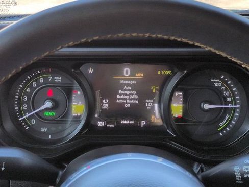 Used 2024 Jeep Wrangler Unlimited Sahara w/ Technology Group AWD/4WD image 26