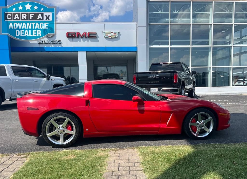 Used 2006 Chevrolet Corvette Coupe w/ Preferred Equipment Group RWD image 3