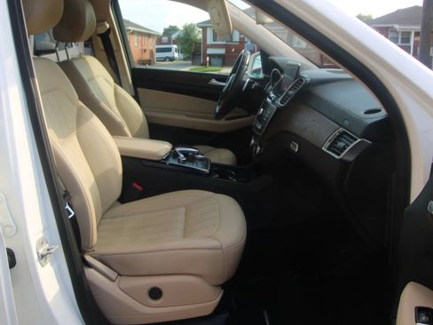 Used 2017 Mercedes-Benz GLS 450 4MATIC w/ Premium Package image 10