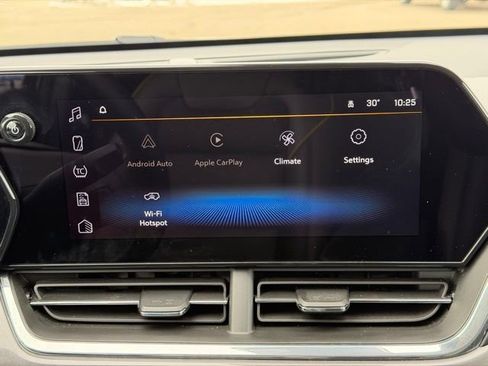 Used 2025 Chevrolet Trax ACTIV image 32