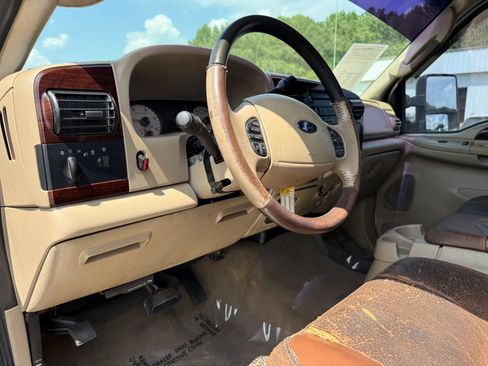 Used 2005 Ford F250 XL AWD/4WD image 17