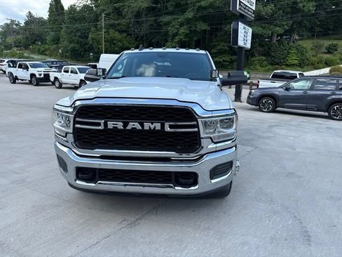Used 2021 RAM 3500 Tradesman w/ Chrome Appearance Group AWD/4WD image 21