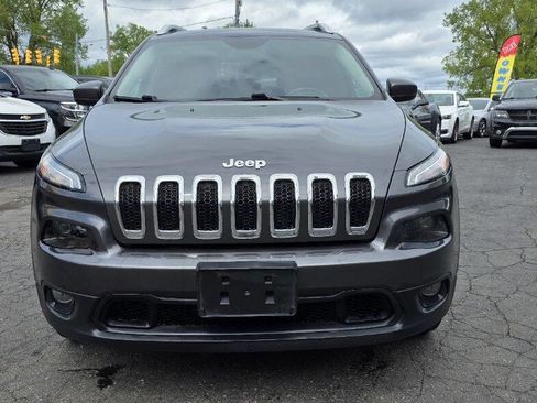 Used 2018 Jeep Cherokee Latitude Plus w/ Cold Weather Group image 2