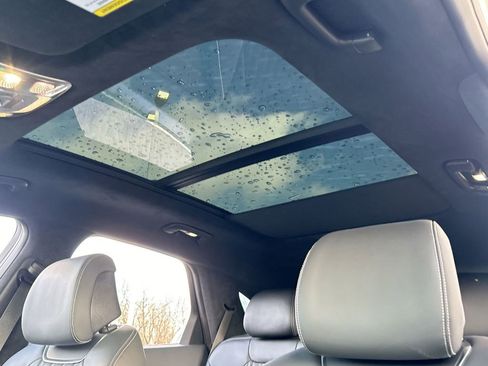 Used 2025 Genesis GV70 3.5T Sport w/ Sport Advanced Package image 33