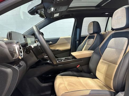 Used 2026 Chevrolet Equinox ACTIV w/ Convenience Package III AWD/4WD image 13