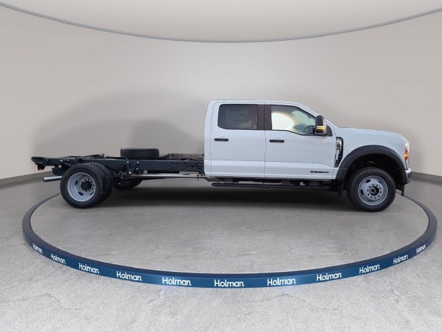 New 2026 Ford F550 4x4 Crew Cab image 3