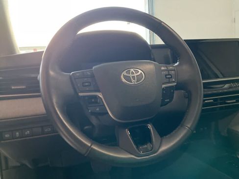 Used 2025 Toyota Camry LE w/ Convenience Package FWD image 14