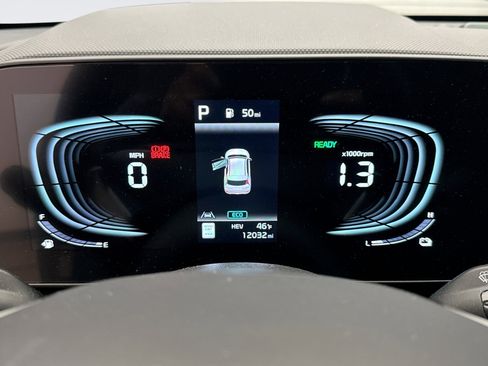 Used 2024 Kia Niro EX w/ EX Cold Weather Package image 10